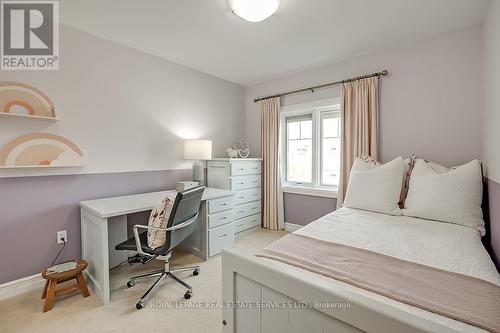 5217 Nova Crescent, Burlington, ON - Indoor Photo Showing Bedroom