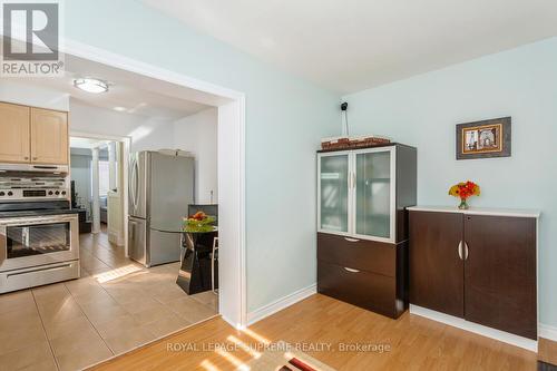 58 Edinborough Court, Toronto (Rockcliffe-Smythe), ON - Indoor Photo Showing Kitchen