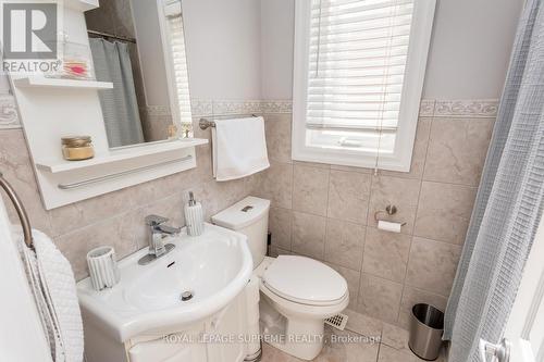 58 Edinborough Court, Toronto (Rockcliffe-Smythe), ON - Indoor Photo Showing Bathroom