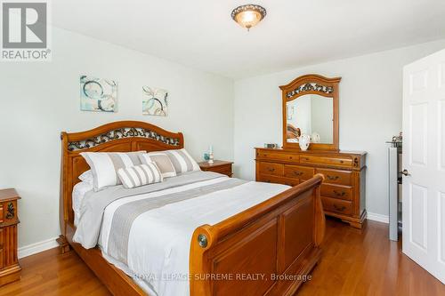 58 Edinborough Court, Toronto, ON - Indoor Photo Showing Bedroom