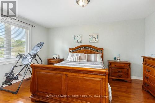 58 Edinborough Court, Toronto, ON - Indoor Photo Showing Bedroom