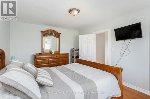 58 Edinborough Court, Toronto (Rockcliffe-Smythe), ON - Indoor Photo Showing Bedroom