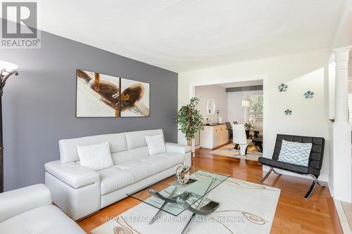 58 Edinborough Court, Toronto, ON - Indoor Photo Showing Living Room