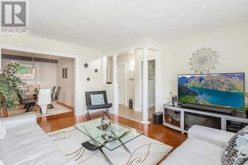 58 Edinborough Court, Toronto, ON - Indoor Photo Showing Living Room