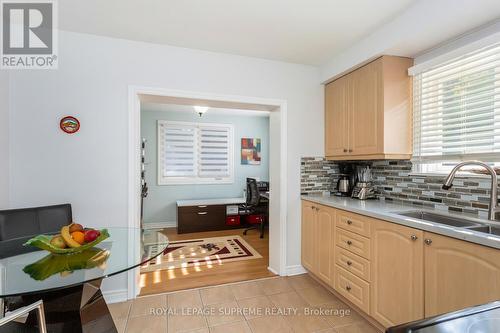 58 Edinborough Court, Toronto (Rockcliffe-Smythe), ON - Indoor Photo Showing Kitchen With Double Sink