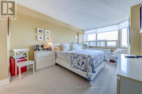 1702 - 1300 Islington Avenue, Toronto, ON - Indoor Photo Showing Bedroom