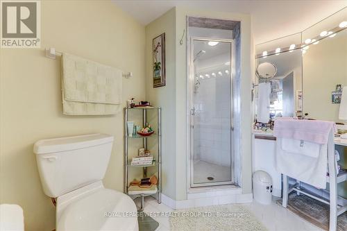 1702 - 1300 Islington Avenue, Toronto, ON - Indoor Photo Showing Bathroom