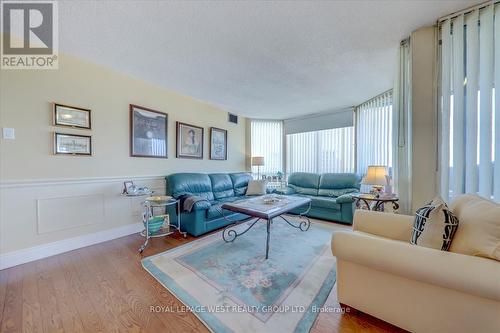 1702 - 1300 Islington Avenue, Toronto, ON - Indoor Photo Showing Living Room