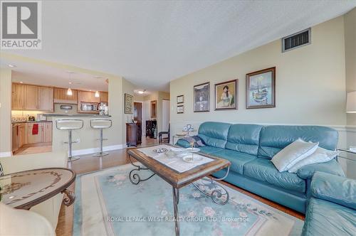 1702 - 1300 Islington Avenue, Toronto, ON - Indoor Photo Showing Living Room