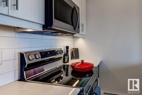 #2507 9009 85 St Nw, Edmonton, AB - Indoor Photo Showing Kitchen