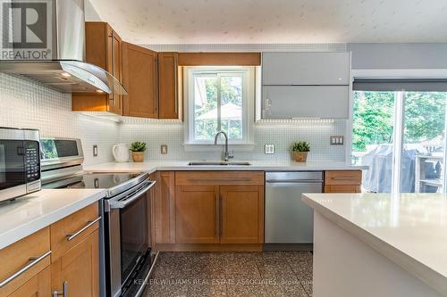 138 Belvidere Road, Fort Erie (Crystal Beach), ON - Indoor Photo Showing Kitchen With Stainless Steel Kitchen