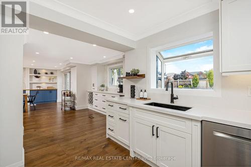 884 Hemlock Drive, Milton, ON - Indoor Photo Showing Kitchen