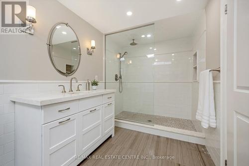 884 Hemlock Drive, Milton, ON - Indoor Photo Showing Bathroom