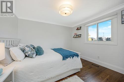 884 Hemlock Drive, Milton (Dorset Park), ON - Indoor Photo Showing Bedroom