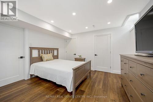 884 Hemlock Drive, Milton (Dorset Park), ON - Indoor Photo Showing Bedroom