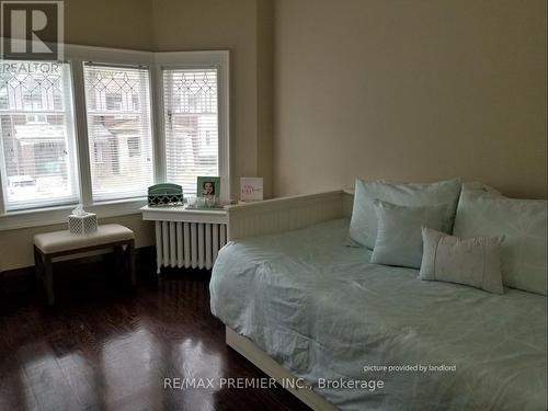 Main - 325 Willard Avenue, Toronto (Runnymede-Bloor West Village), ON - Indoor Photo Showing Bedroom