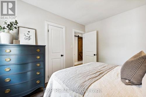 777 Queensdale Avenue E, Hamilton (Raleigh), ON - Indoor Photo Showing Bedroom