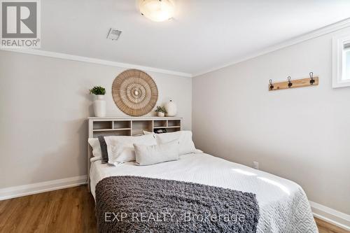 777 Queensdale Avenue E, Hamilton (Raleigh), ON - Indoor Photo Showing Bedroom