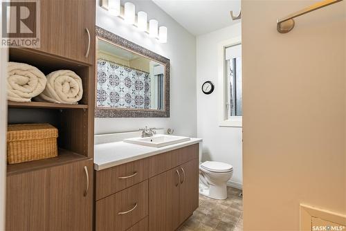 1104 Main Street, Saskatoon, SK - Indoor Photo Showing Bathroom