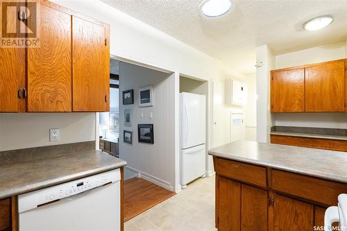 1104 Main Street, Saskatoon, SK - Indoor Photo Showing Kitchen