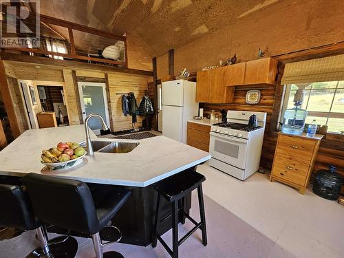 1717 Somerville Road, Quesnel, BC - Indoor Photo Showing Kitchen With Double Sink