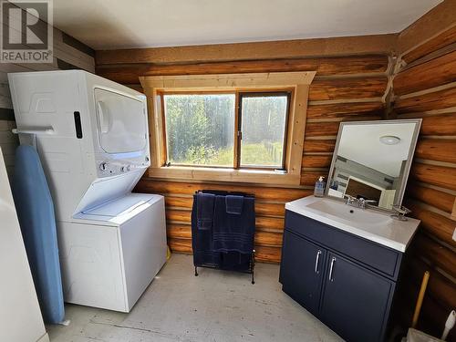 1717 Somerville Road, Quesnel, BC - Indoor Photo Showing Laundry Room