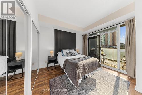 424 - 1 Shaw Street, Toronto (Niagara), ON - Indoor Photo Showing Bedroom