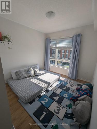 27 Woodstream Drive, Toronto, ON - Indoor Photo Showing Bedroom