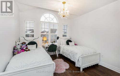 3823 Talias Crescent, Mississauga, ON - Indoor Photo Showing Bedroom