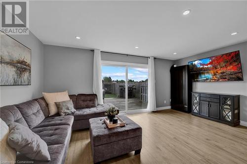 1190 Upper Ottawa Street Unit# 3, Hamilton, ON - Indoor Photo Showing Living Room