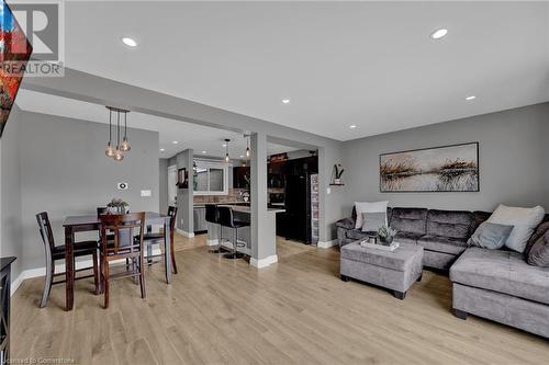 1190 Upper Ottawa Street Unit# 3, Hamilton, ON - Indoor Photo Showing Living Room