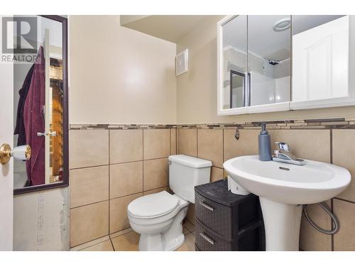 80-800 Valhalla Drive, Kamloops, BC - Indoor Photo Showing Bathroom