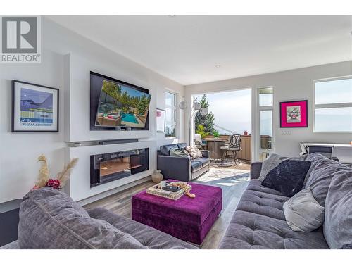 3069 Ourtoland Road, West Kelowna, BC - Indoor Photo Showing Living Room With Fireplace