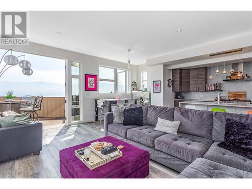 3069 Ourtoland Road, West Kelowna, BC - Indoor Photo Showing Living Room