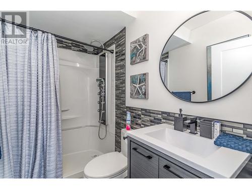 3069 Ourtoland Road, West Kelowna, BC - Indoor Photo Showing Bathroom