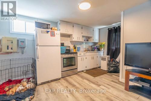 49 Paddington Avenue, London, ON - Indoor Photo Showing Kitchen