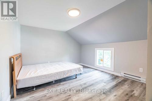 49 Paddington Avenue, London, ON - Indoor Photo Showing Bedroom