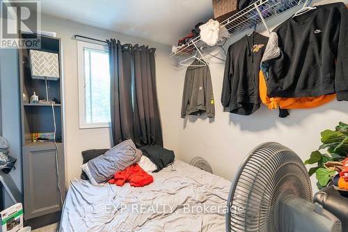 49 Paddington Avenue, London, ON - Indoor Photo Showing Bedroom