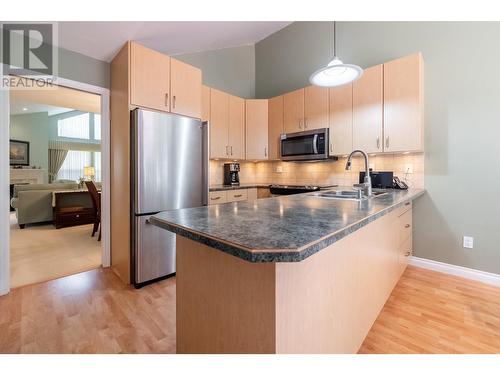 28 12880 Railway Avenue, Richmond, BC - Indoor Photo Showing Kitchen With Double Sink