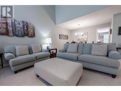 28 12880 Railway Avenue, Richmond, BC - Indoor Photo Showing Living Room