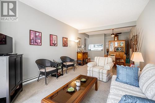 505 220 Eleventh Street, New Westminster, BC - Indoor Photo Showing Living Room