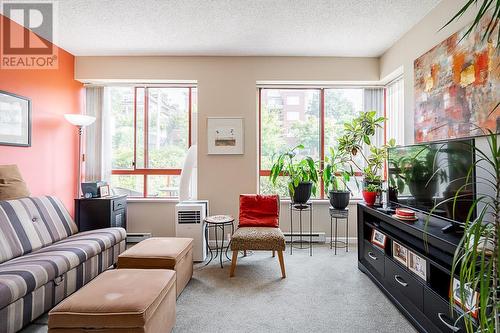 505 220 Eleventh Street, New Westminster, BC - Indoor Photo Showing Living Room