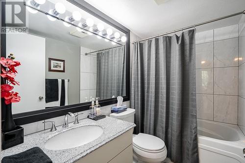 505 220 Eleventh Street, New Westminster, BC - Indoor Photo Showing Bathroom