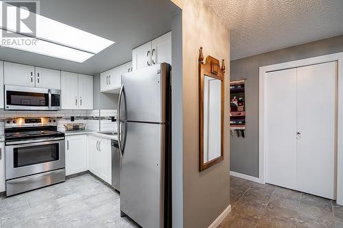 505 220 Eleventh Street, New Westminster, BC - Indoor Photo Showing Kitchen