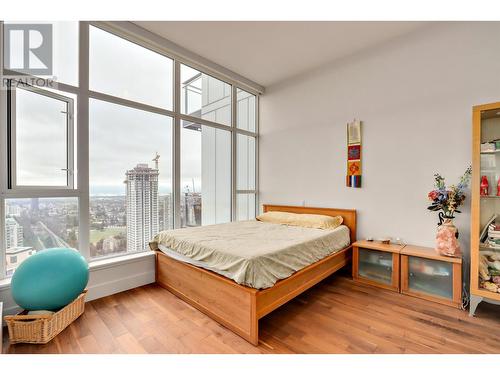 3903 4360 Beresford Street, Burnaby, BC - Indoor Photo Showing Bedroom