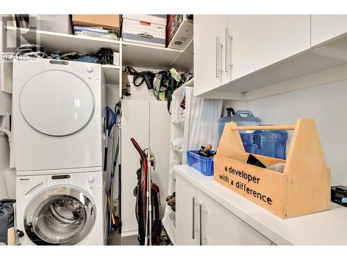 3903 4360 Beresford Street, Burnaby, BC - Indoor Photo Showing Laundry Room