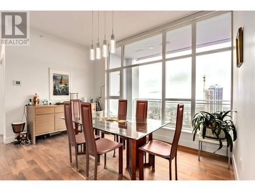 3903 4360 Beresford Street, Burnaby, BC - Indoor Photo Showing Dining Room