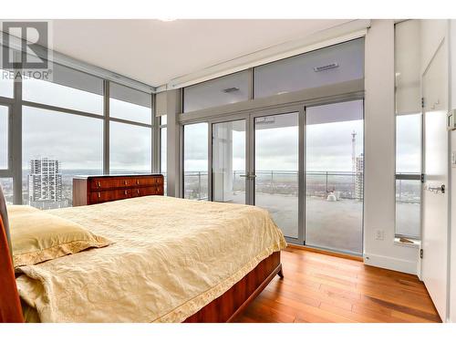 3903 4360 Beresford Street, Burnaby, BC - Indoor Photo Showing Bedroom