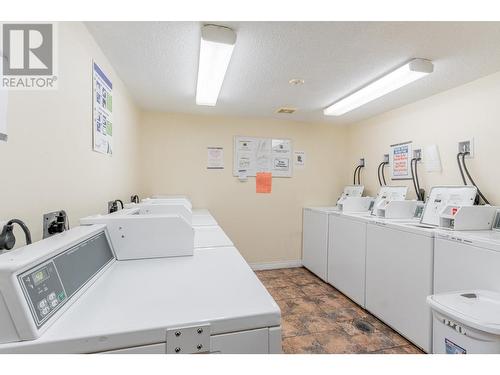 311 615 North Road, Coquitlam, BC - Indoor Photo Showing Laundry Room