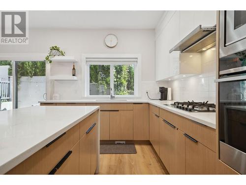 117 3409 Harper Road, Coquitlam, BC - Indoor Photo Showing Kitchen With Upgraded Kitchen